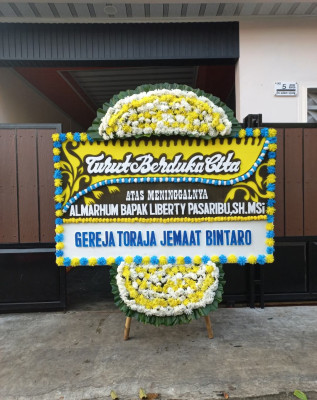 Papan Bunga Duka di Maya Sopa